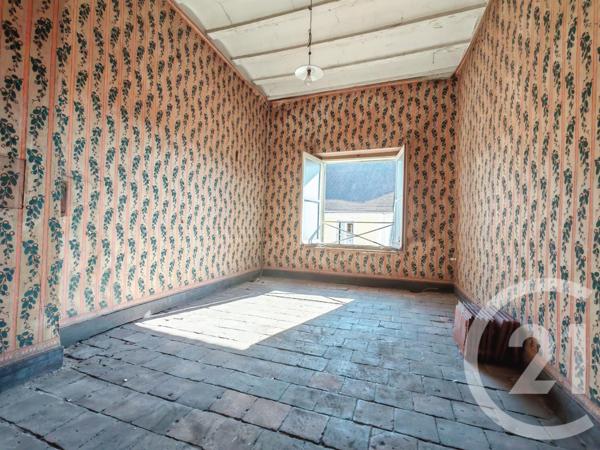 à vendre  95,60 m2 BELLEY - 01