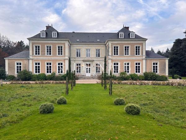 « Folie » néo-classique du XIXe siècle, à vocation événementielle, à proximité de Nantes