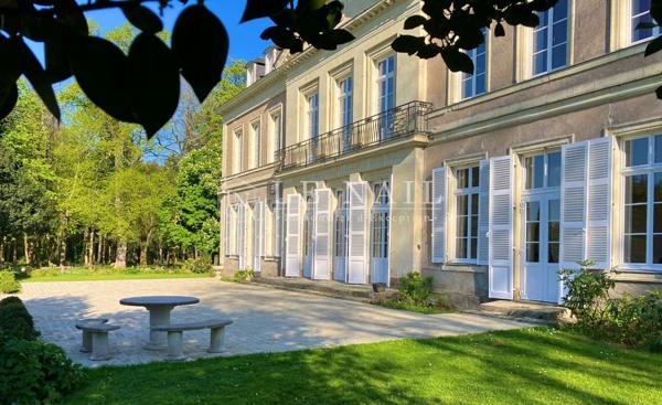 « Folie » néo-classique du XIXe siècle, à vocation événementielle, à proximité de Nantes