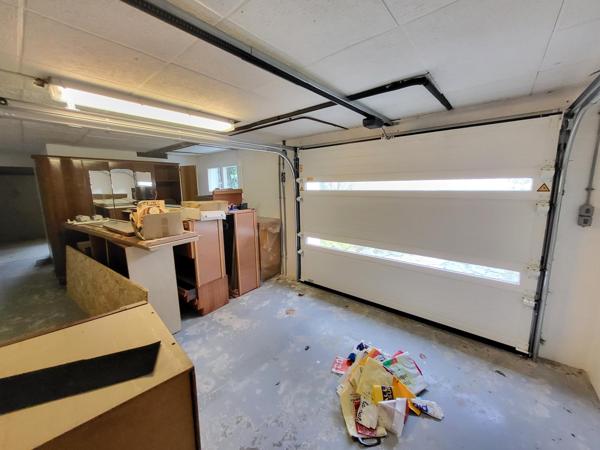 A 600 mètres du centre ville commerçant d' Arpajon. Maison familiale rénovée, 4 chambres dans quartier très recherché