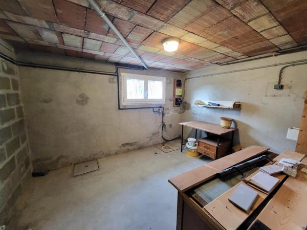 A 600 mètres du centre ville commerçant d' Arpajon. Maison familiale rénovée, 4 chambres dans quartier très recherché