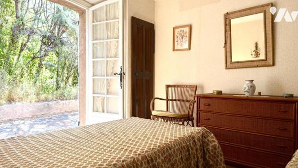 SAINT-RAPHAEL - Villa provençale confidentielle au charme intemporel