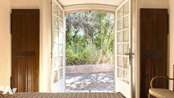 SAINT-RAPHAEL - Villa provençale confidentielle au charme intemporel