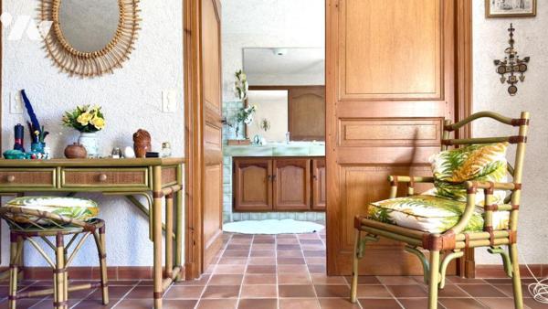 SAINT-RAPHAEL - Villa provençale confidentielle au charme intemporel