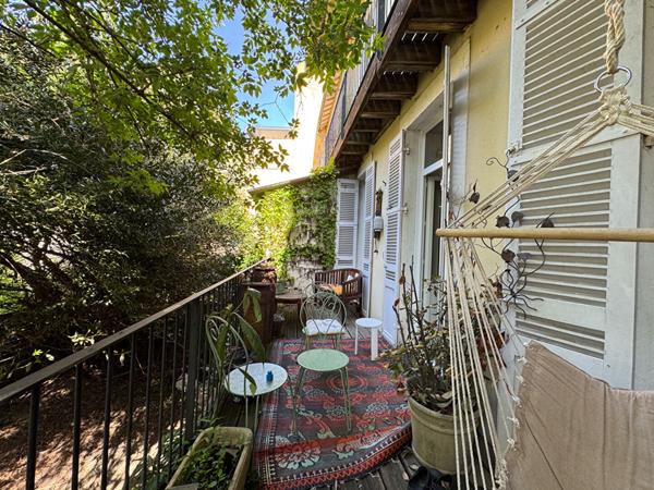 A vendre, centre ville de Perigueux (24000), belle maison bourgeoise type 9 avec jardin