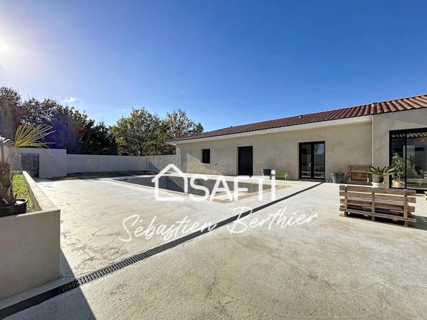 Villa design avec piscine et volumes généreux