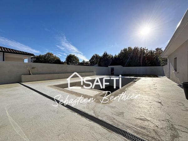 Villa design avec piscine et volumes généreux