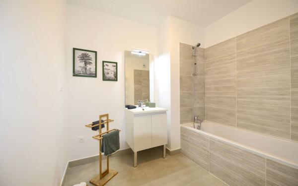 Appartement à vendre    3 pièces • 65,80 m2 Nîmes