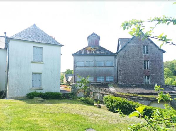29600 Morlaix Ancienne minoterie  et sa maison familiale 4 chambres sur 11 000 m² au calme