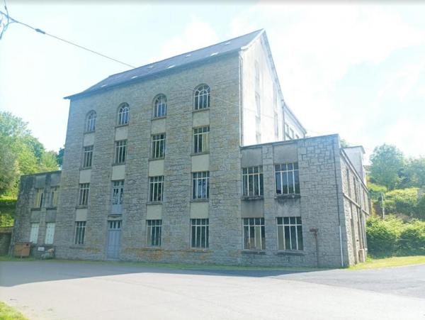 29600 Morlaix Ancienne minoterie  et sa maison familiale 4 chambres sur 11 000 m² au calme