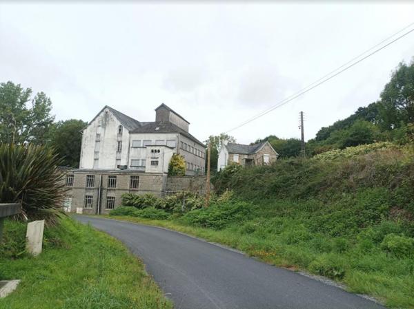 29600 Morlaix Ancienne minoterie  et sa maison familiale 4 chambres sur 11 000 m² au calme