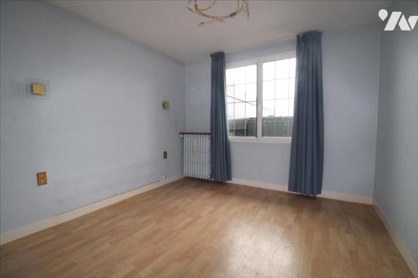 Criquebeuf maison 6 chambres + grand bureau independant