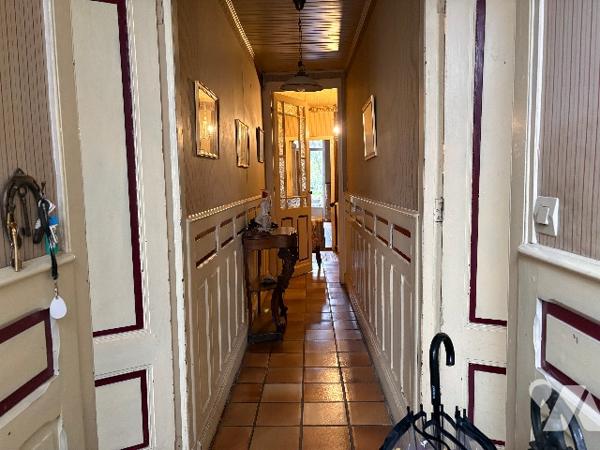 Marmande - Maison de ville en pierre , à pied de l' "hypercentre", aux volumes généreux, avec jardin