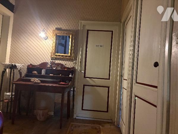 Marmande - Maison de ville en pierre , à pied de l' "hypercentre", aux volumes généreux, avec jardin