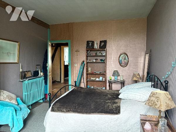 Marmande - Maison de ville en pierre , à pied de l' "hypercentre", aux volumes généreux, avec jardin