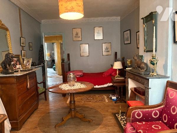 Marmande - Maison de ville en pierre , à pied de l' "hypercentre", aux volumes généreux, avec jardin