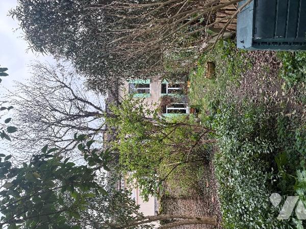 Marmande - Maison de ville en pierre , à pied de l' "hypercentre", aux volumes généreux, avec jardin