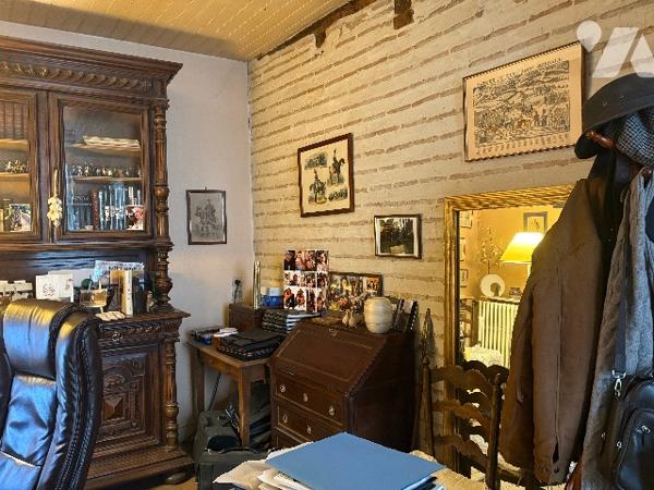 Marmande - Maison de ville en pierre , à pied de l' "hypercentre", aux volumes généreux, avec jardin