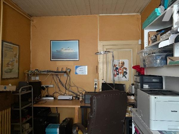 Marmande - Maison de ville en pierre , à pied de l' "hypercentre", aux volumes généreux, avec jardin