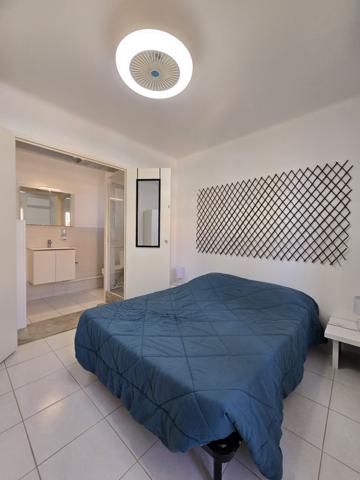 La Seyne-sur-Mer (83500) T2 rénové aux Sablettes – Vendu entièrement meublé - Parking