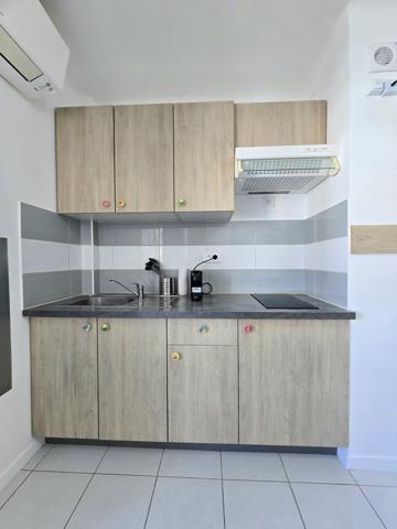 La Seyne-sur-Mer (83500) T2 rénové aux Sablettes – Vendu entièrement meublé - Parking