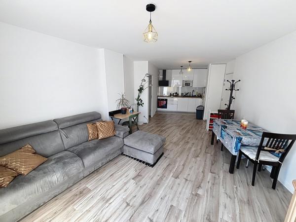 F3 de 2024 avec de beaux volumes et sa grande terrasse