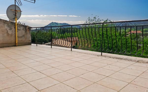 Appartement à vendre    3 pièces •  Volonne