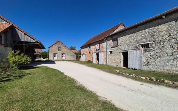 Maison à vendre    8 pièces •  Jouy-le-Châtel