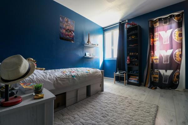 Maison familiale 5 pièces en centre village, au calme absolu