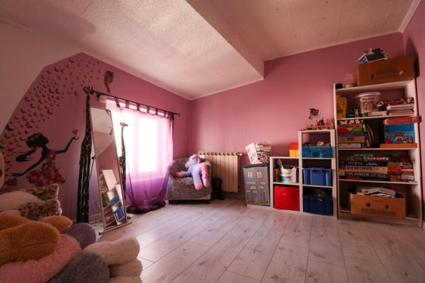 Maison familiale 5 pièces en centre village, au calme absolu