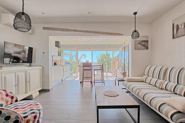 MAISON FRONT DE MER