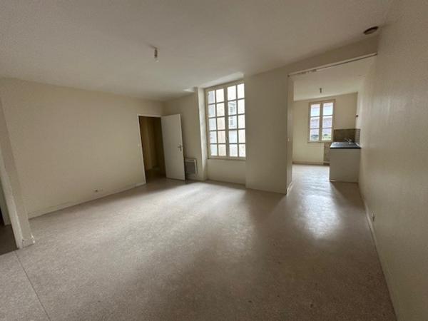 Appartement
                                                                                                                                                                                                                                                                                                                        3 pièce(s)                                                                                                                                                                                                          2 chambre(s)                                                                                                                                                                                                          66.13  m²
