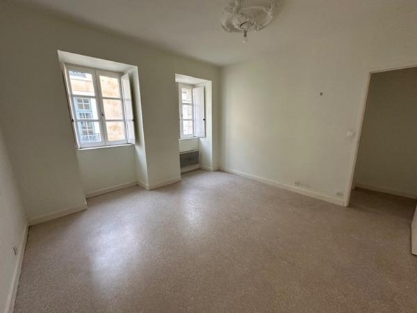 Appartement
                                                                                                                                                                                                                                                                                                                        3 pièce(s)                                                                                                                                                                                                          2 chambre(s)                                                                                                                                                                                                          66.13  m²