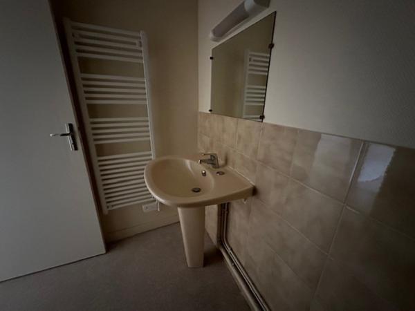 Appartement
                                                                                                                                                                                                                                                                                                                        3 pièce(s)                                                                                                                                                                                                          2 chambre(s)                                                                                                                                                                                                          66.13  m²
