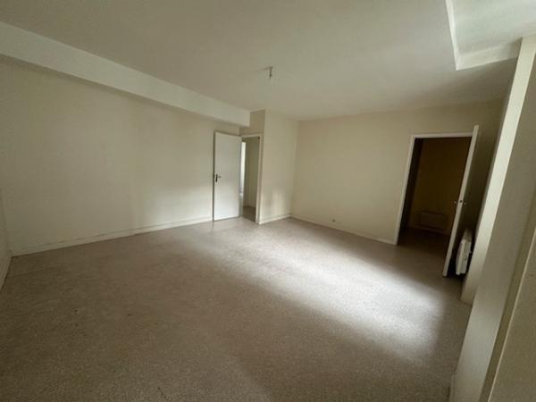 Appartement
                                                                                                                                                                                                                                                                                                                        3 pièce(s)                                                                                                                                                                                                          2 chambre(s)                                                                                                                                                                                                          66.13  m²