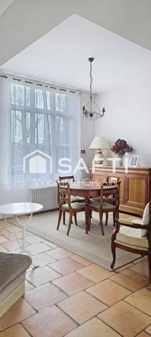 Croix – Maison de charme singulier avec jardin + atelier rare de 130 m², métro