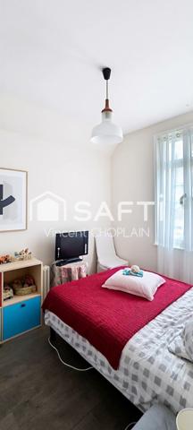 Croix – Maison de charme singulier avec jardin + atelier rare de 130 m², métro