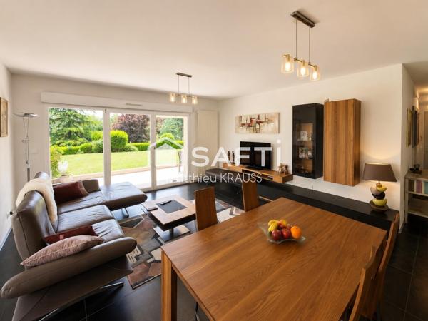 Rez-de-jardin, terrasse 50m² et jardin privatif