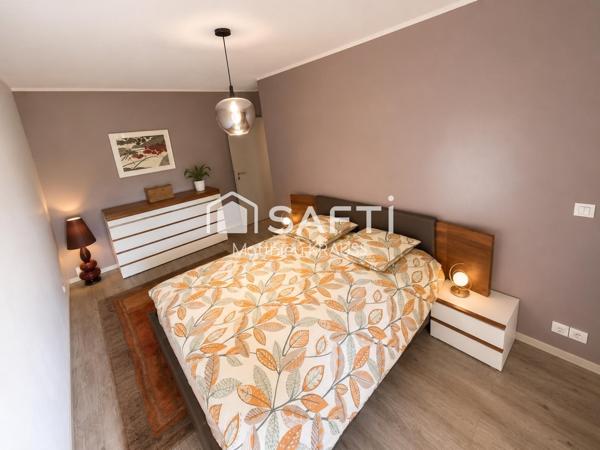 Rez-de-jardin, terrasse 50m² et jardin privatif