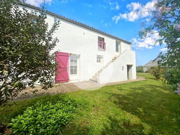 Vente                                                      Maison
                        
                     8 pièces                      160 m2                     à Sautron