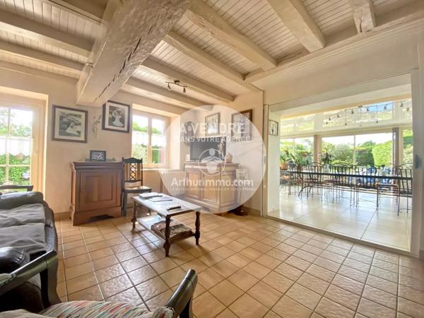 Vente                                                      Maison
                        
                     8 pièces                      160 m2                     à Sautron