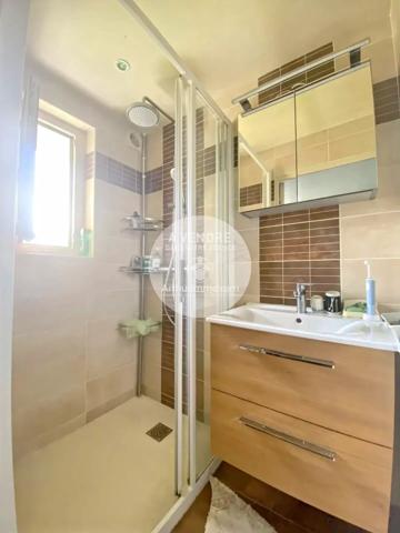 Vente                                                      Maison
                        
                     8 pièces                      160 m2                     à Sautron
