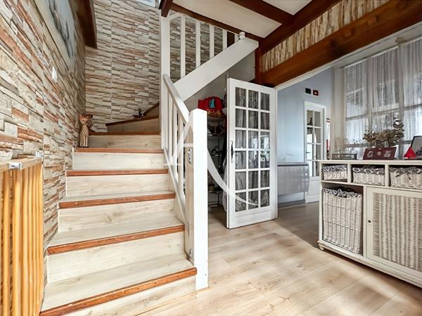 Maison Bois D Arcy 8 pièces 143 m2