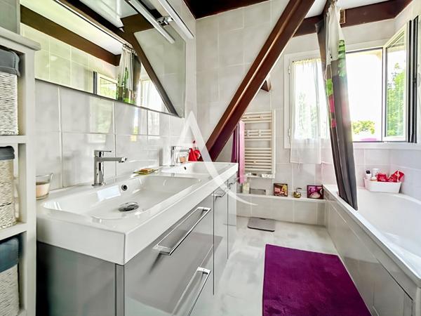 Maison Bois D Arcy 8 pièces 143 m2