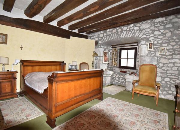 Maison à vendre    5 pièces •  Léré