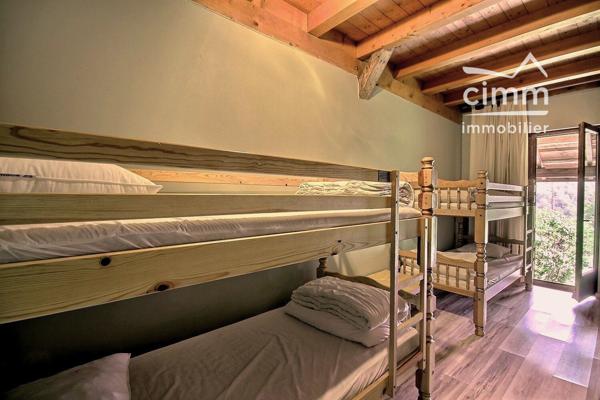 A VENDRE FERME SAVOYARDE 6 CHAMBRES SAMOËNS (74340)