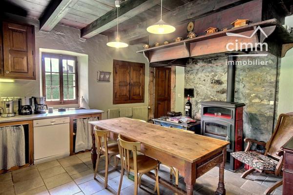 A VENDRE FERME SAVOYARDE 6 CHAMBRES SAMOËNS (74340)