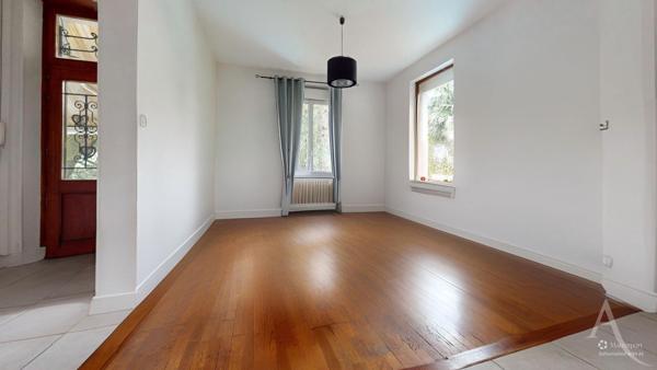 EXCLUSIVITE - Villa de charme des années 30 - 168 m² - Jardin arboré, piscine, terrasses - Calme et élégance