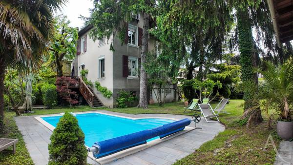EXCLUSIVITE - Villa de charme des années 30 - 168 m² - Jardin arboré, piscine, terrasses - Calme et élégance