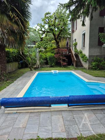 EXCLUSIVITE - Villa de charme des années 30 - 168 m² - Jardin arboré, piscine, terrasses - Calme et élégance